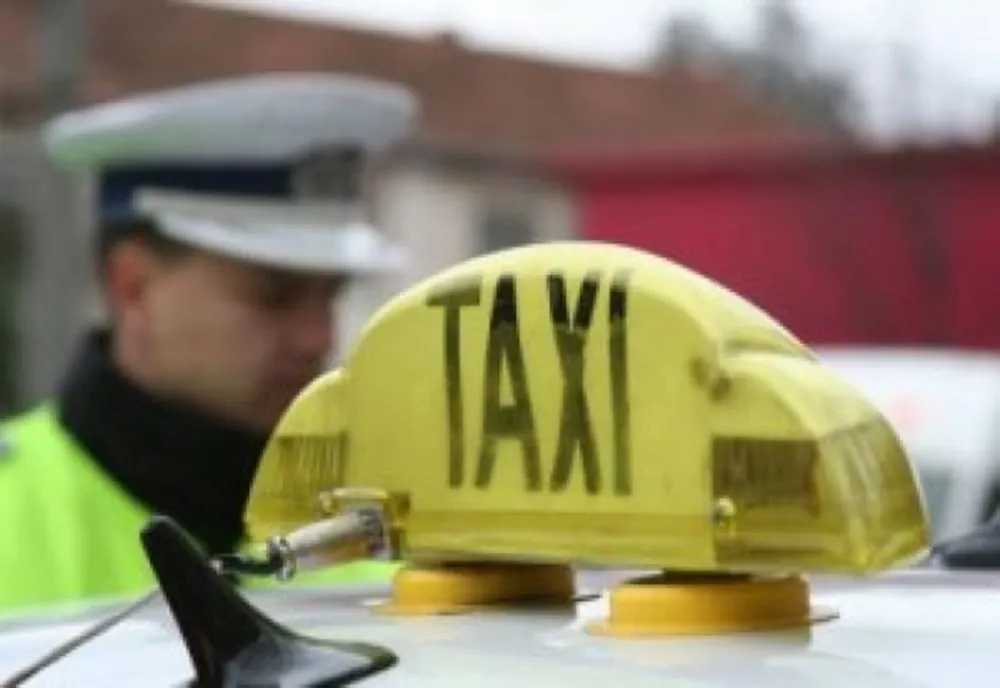 Buzoian sancționat pentru efectuarea de transport public de persoane contra - cost, fără a deține autorizație taxi