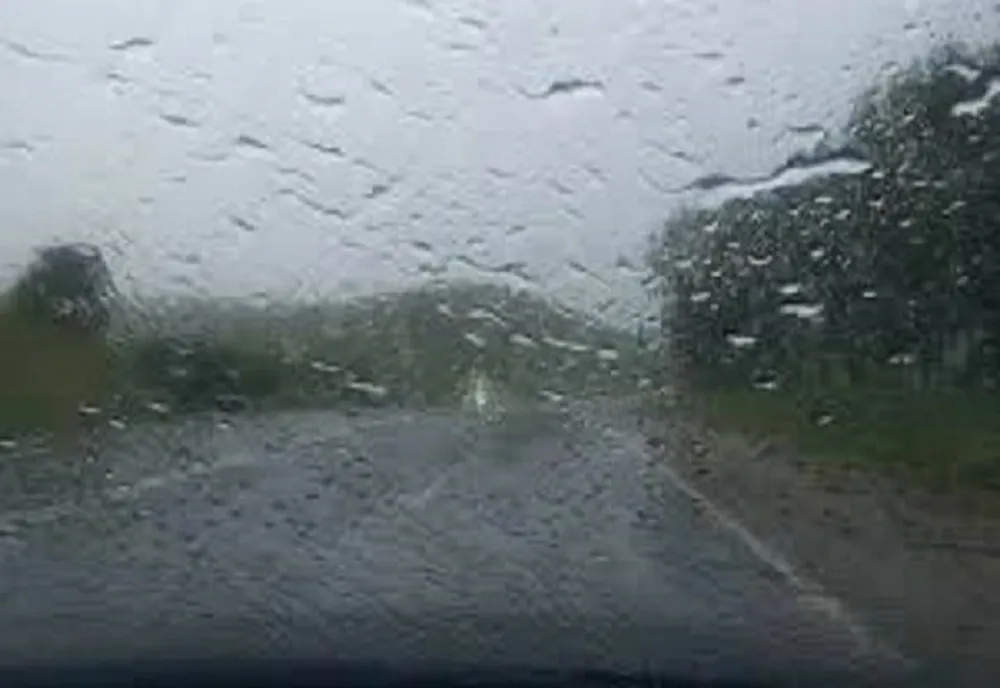 Cod roșu de ploi torențiale în localitățile Lopătari, Gura Teghii, Mânzălești și Bisoca