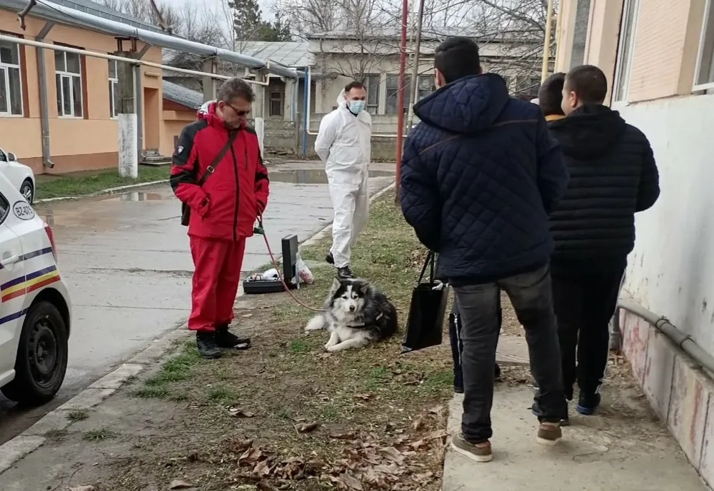 Video: Polițiștii buzoieni au fost mesagerii lui Moș Crăciun pentru elevii de la Liceul Special Pentru Deficienți de Vedere