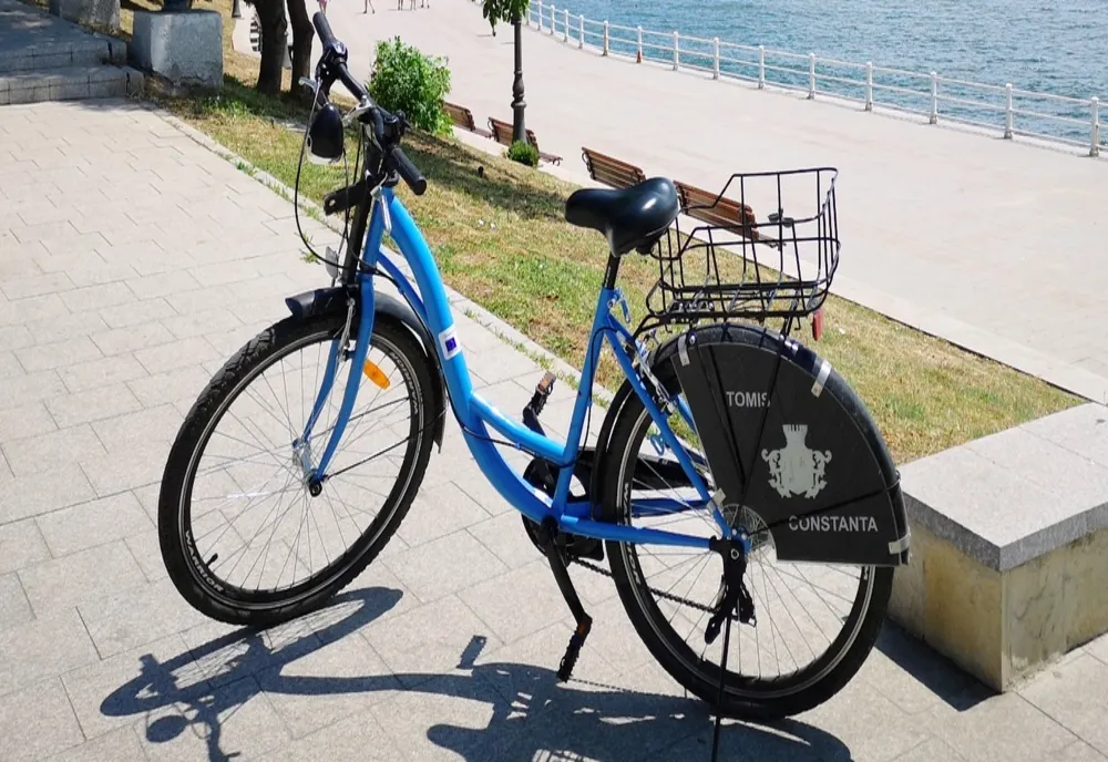 A furat o bicicletă din curtea unui bărbat și a fost prins când încerca să o vândă