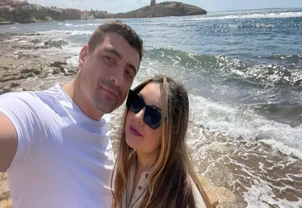 George Simion, prima fotografie cu viitoarea mireasă. Liderul AUR se pregătește de nuntă cu 41 de perechi de nași - FOTO