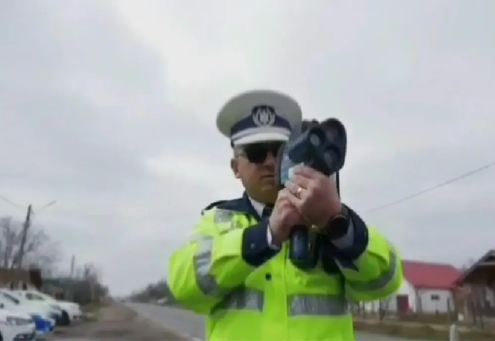 Peste 230 de sancţiuni aplicate pentru neregulile constatate de poliţişti în trafic în ultimele 24 de ore 