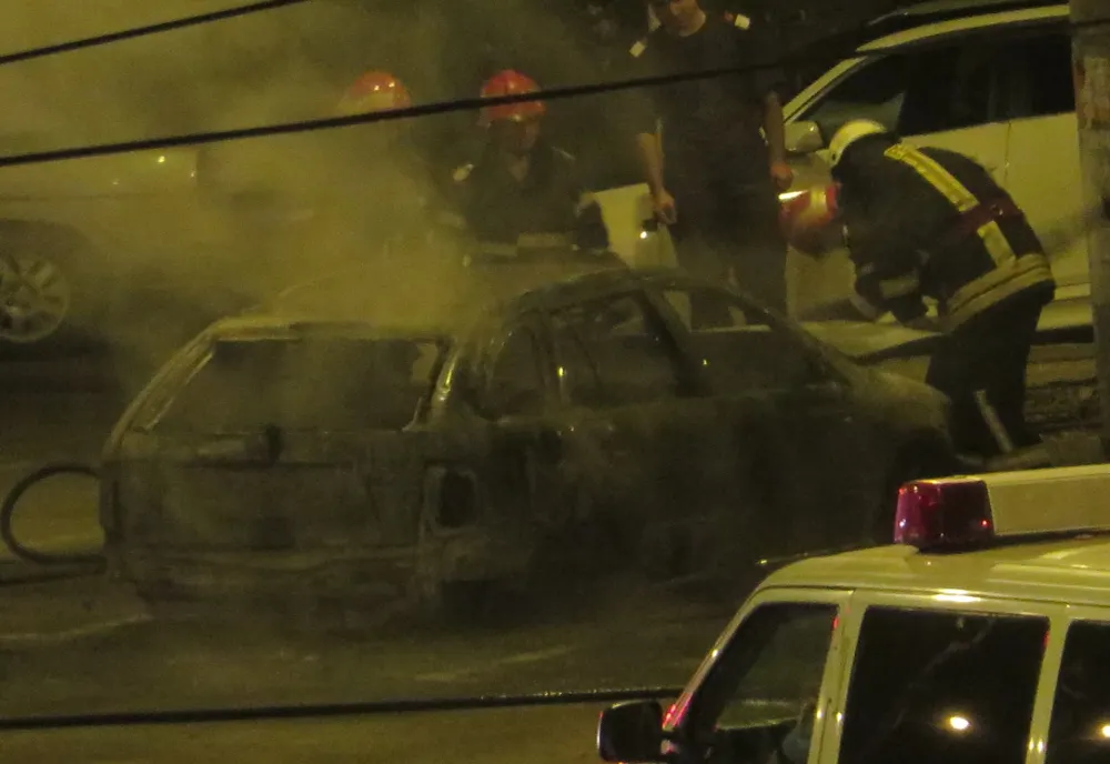 Reținut de polițiști după ce a incendiat un autovehicul
