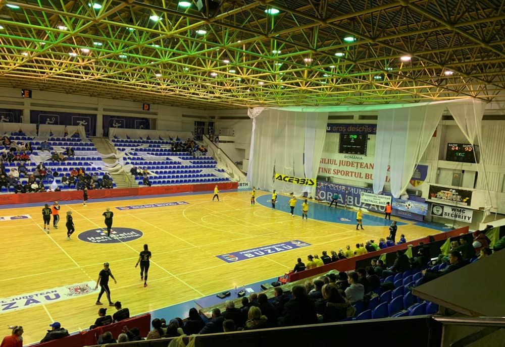 Gloria, amical printre decorurile concertului Johann Strauss Ensemble