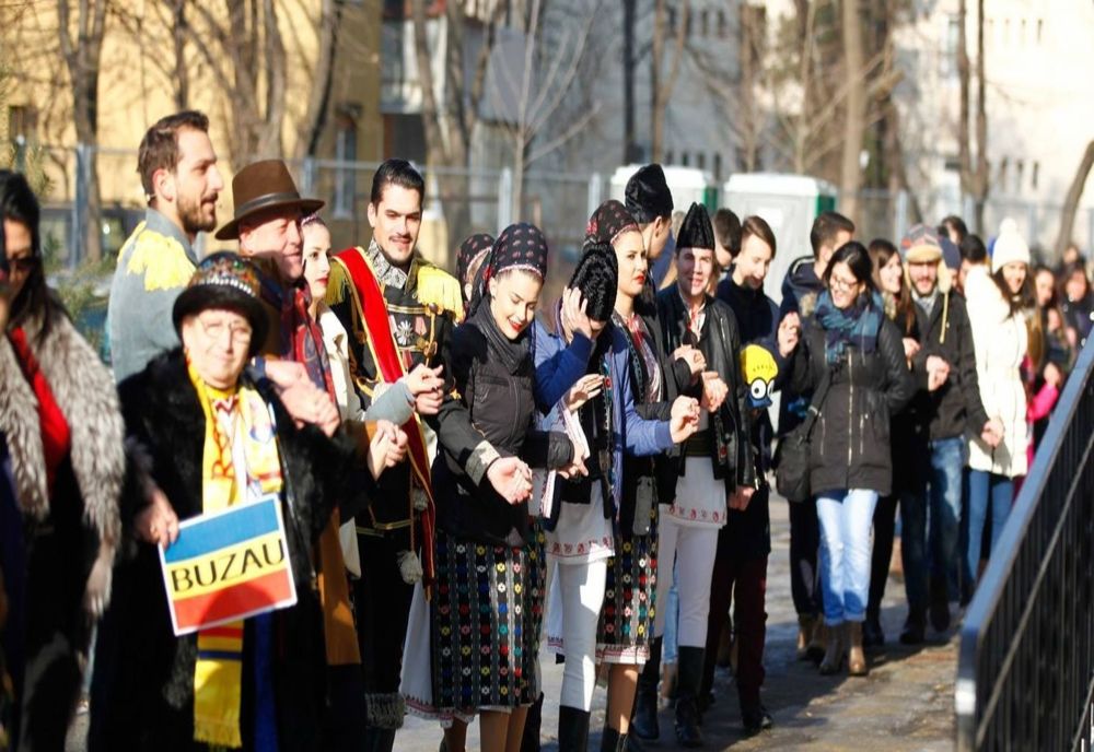 Hora Unirii uriașă, la Muzeul Județean Buzău, pe 24 ianuarie