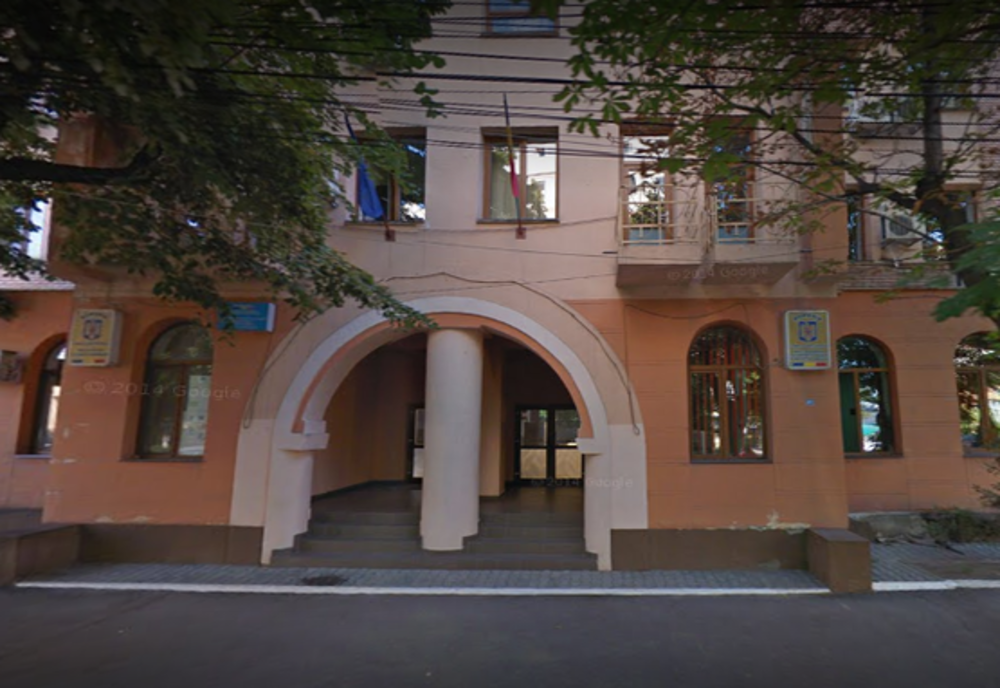 Sute de angajaţi ai DGASPC Buzău s-au izolat la locul de muncă şi la domiciliu, pentru a nu contamina căminele de bătrâni şi copii  