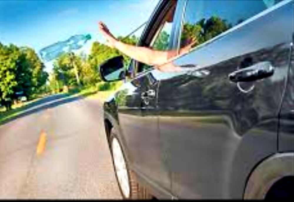 Mașinile celor care aruncă gunoaie vor fi confiscate