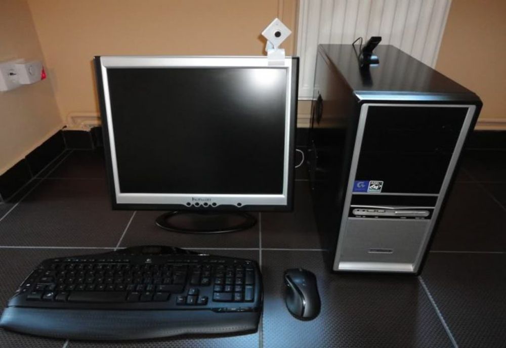 Și-a upgradat stocul de electronice, fără a trece pe la casa de marcat a magazinului de profil