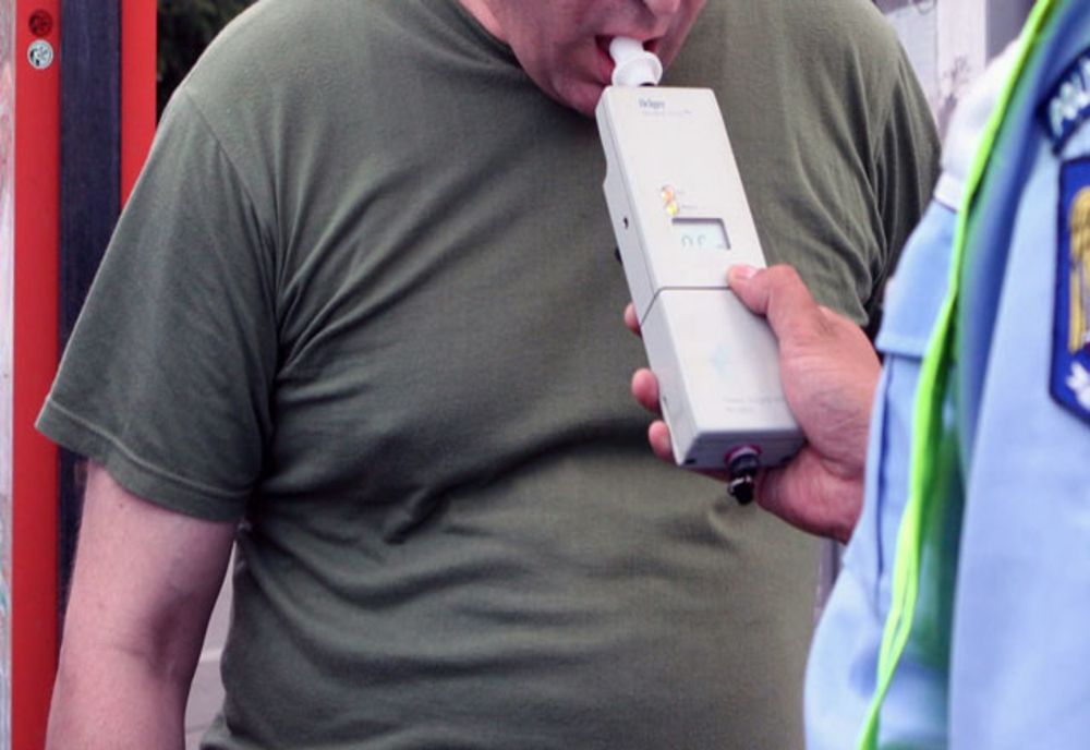 Reținut 24 de ore pentru conducere fără permis și sub influența alcoolului și refuz de prelevare probe biologice