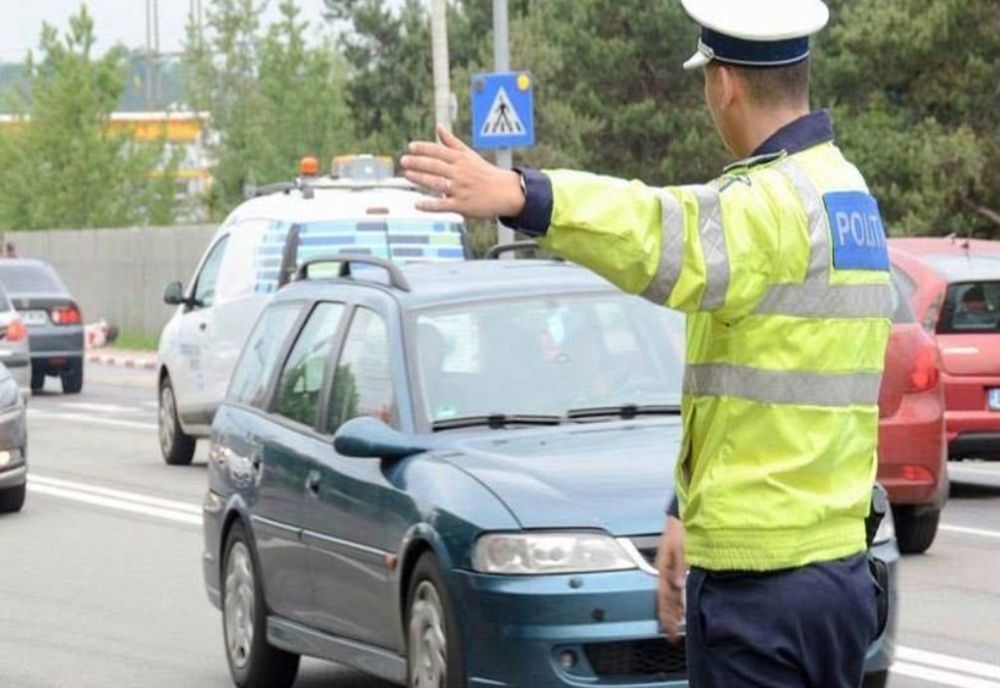 Polițiștii buzoieni au reţinut în vederea suspendării exercitării dreptului de a conduce 24 de permise de conducere