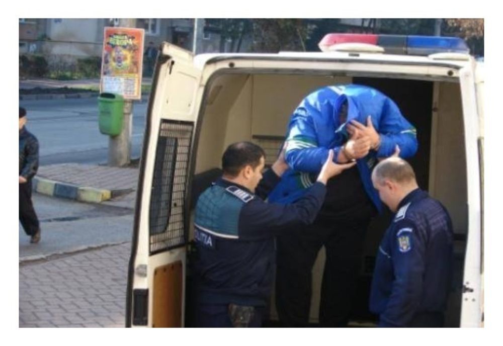 Urmărit național depistat de polițițiștii din Pogoanele