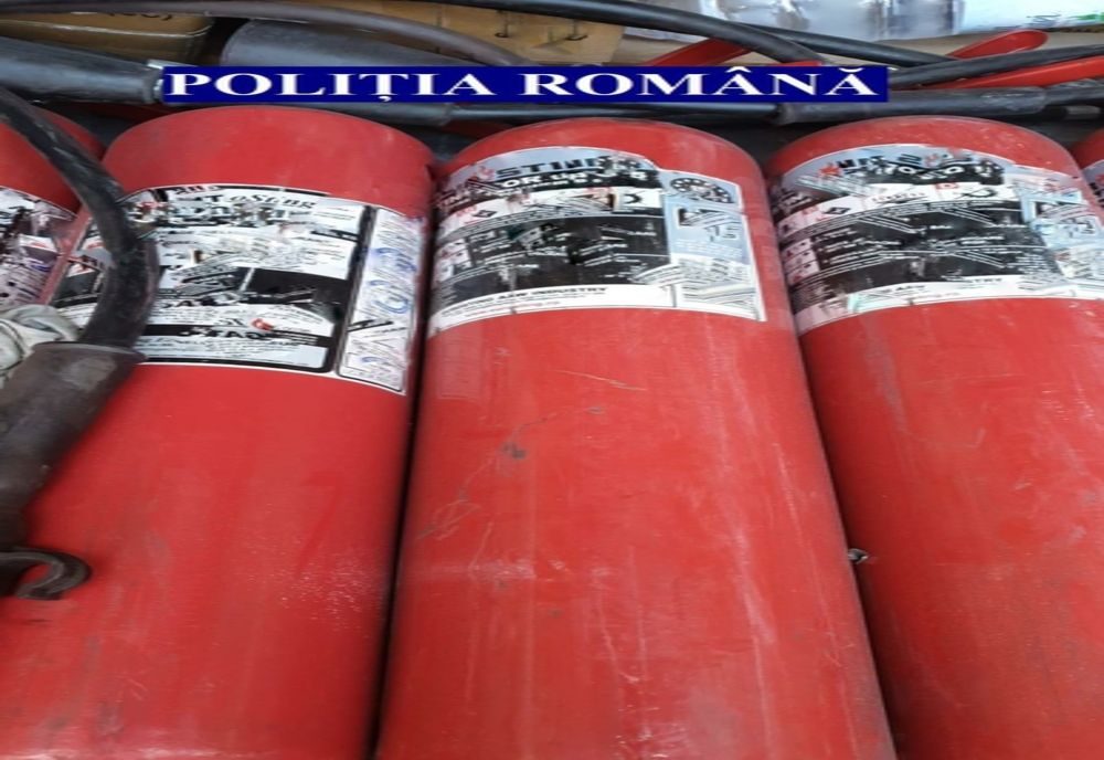 Doi bărbați au fost reținuți de anchetatorii mureșeni, în urma celor peste 200 de percheziții efectuate în Capitală și 28 de județe