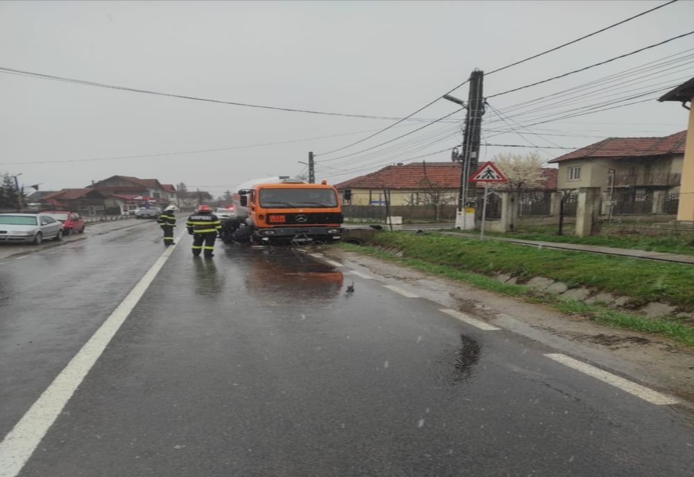 Cisternă cu GPL ieșită în afara părții carosabile pe DN10