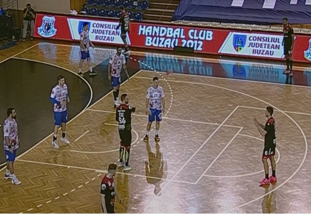 Înfrângere normală în fața campionilor de la Dinamo