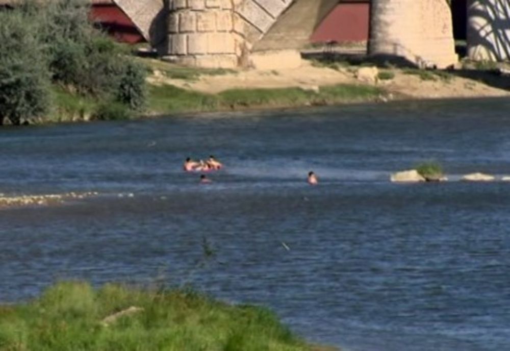 Bărbat găsit mort în albia râului Buzău, sub podul de la Vadu Pașii