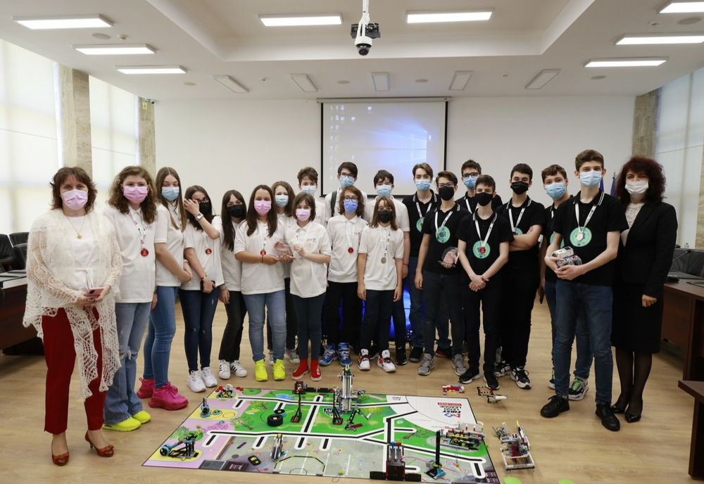 Heart of RoBots și WALL-E'S FRIENDS premiate la FIRST LEGO League Challenge sezonul 2020-2021