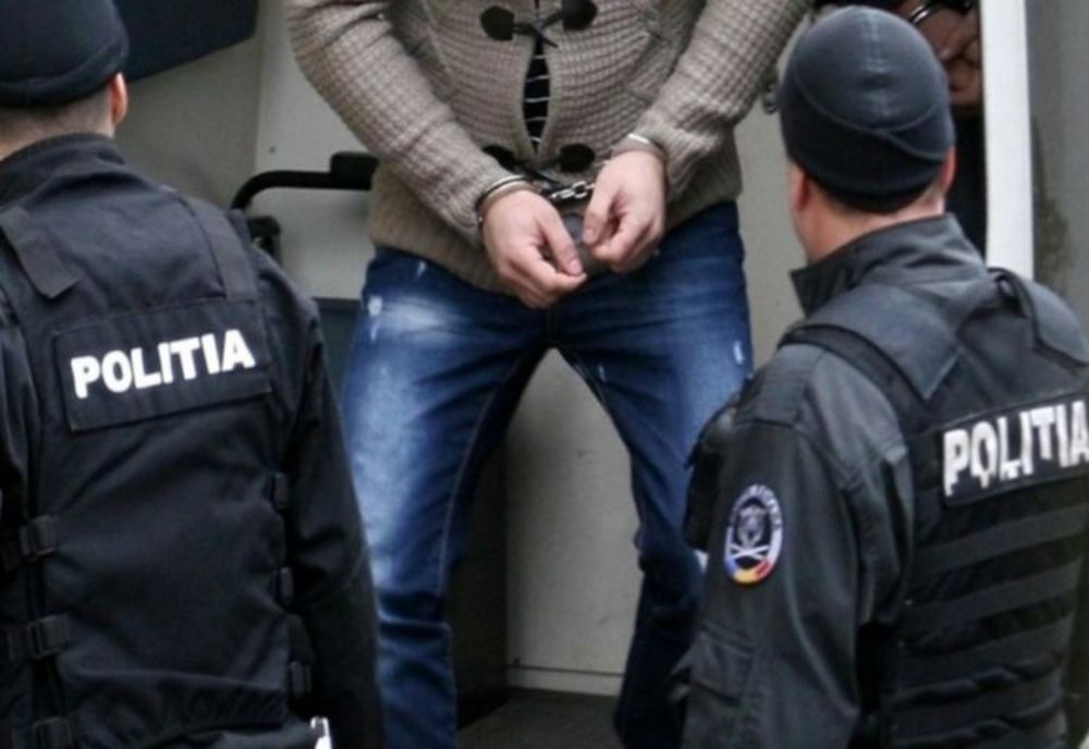 Cercetat pentru săvârșirea infracțiunii de trafic de minori