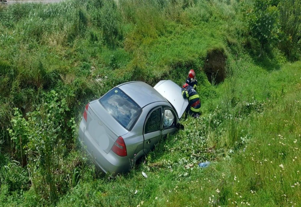 Doi buzoieni răniți într-un accident rutier în comuna Glodeanu Siliștea, sat Cotorca