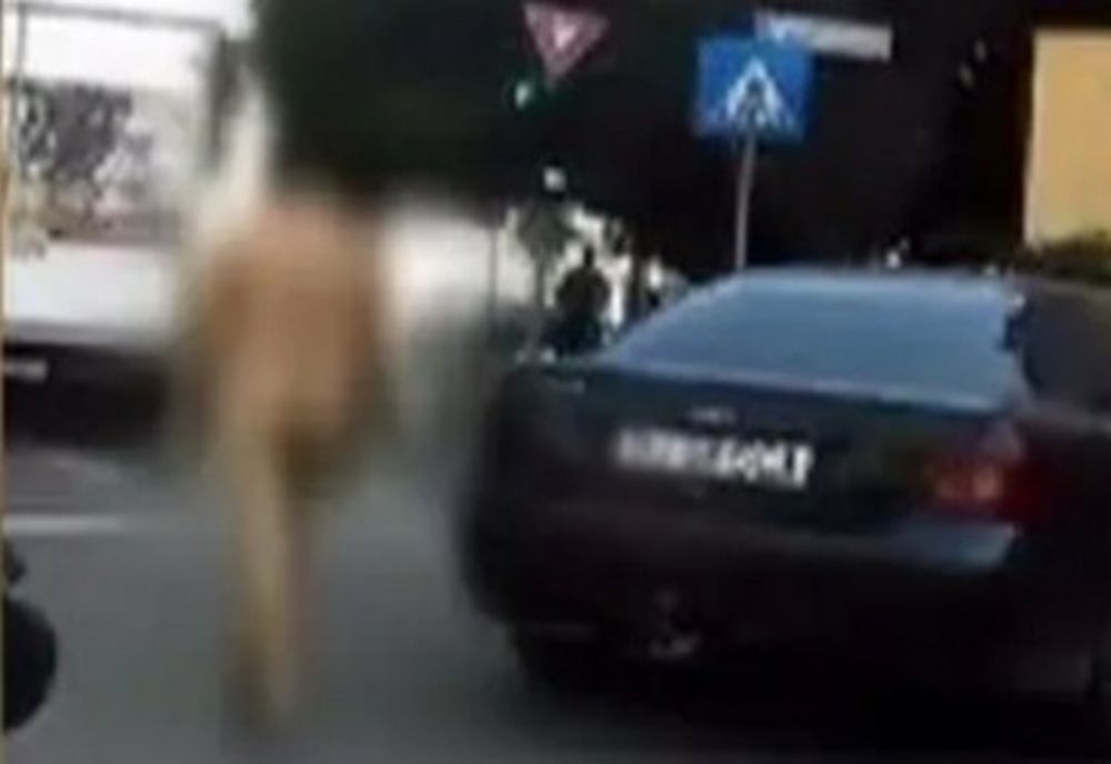 Exhibiționist pe strada Spiru Haret