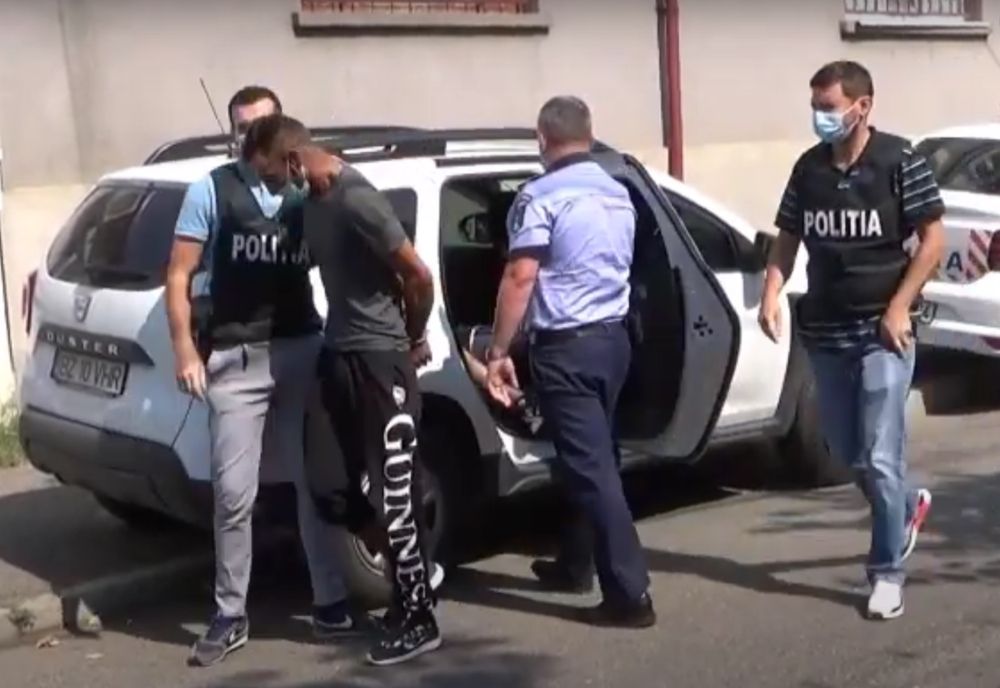 Cinci dintre persoanele implicate în răpirea minorei de 14 ani au fost arestați preventiv pentru 24 de ore