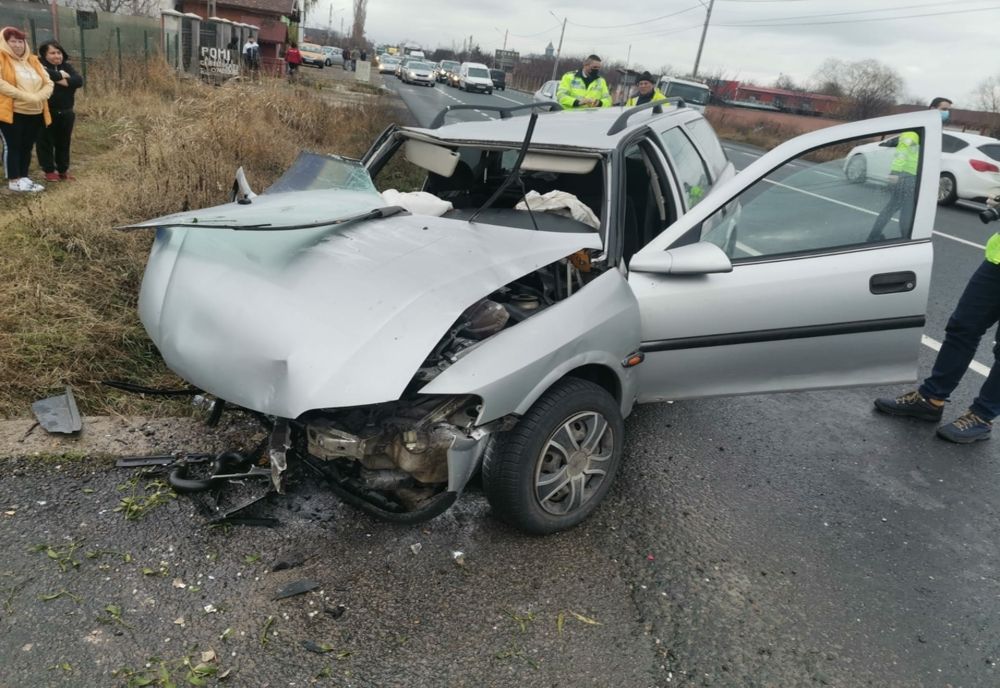 Accident cu 3 persoane rănite pe DN2E85, în localitatea Potârnichești