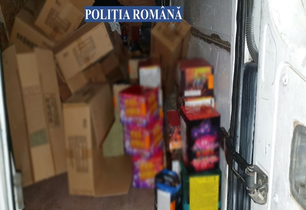 Percheziții la persoane bănuite de săvârşirea infracţiunii de orice operațiuni cu articole pirotehnice