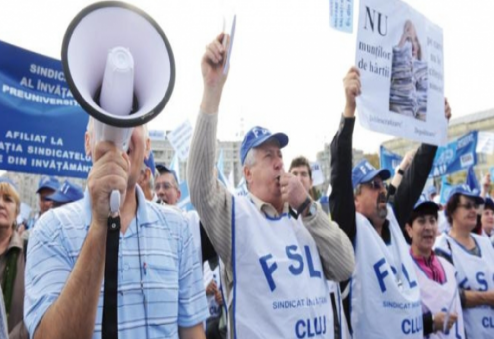 Sindicatele din învățământ amenință cu blocarea situației școlare