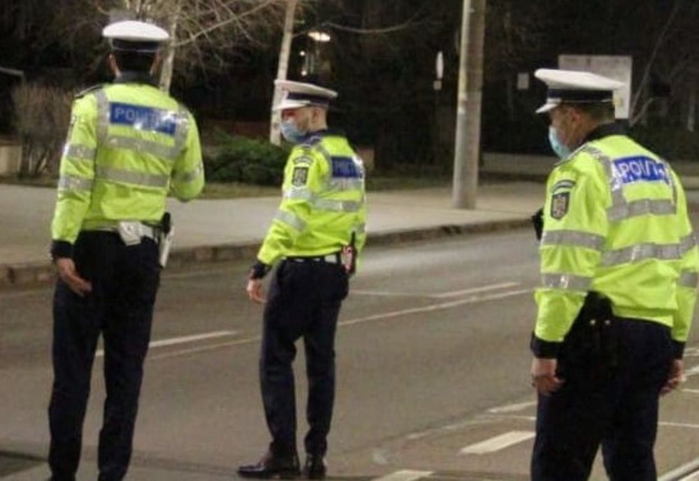 Administratorul unui restaurant amendat pentru că avea activitate după ora 22