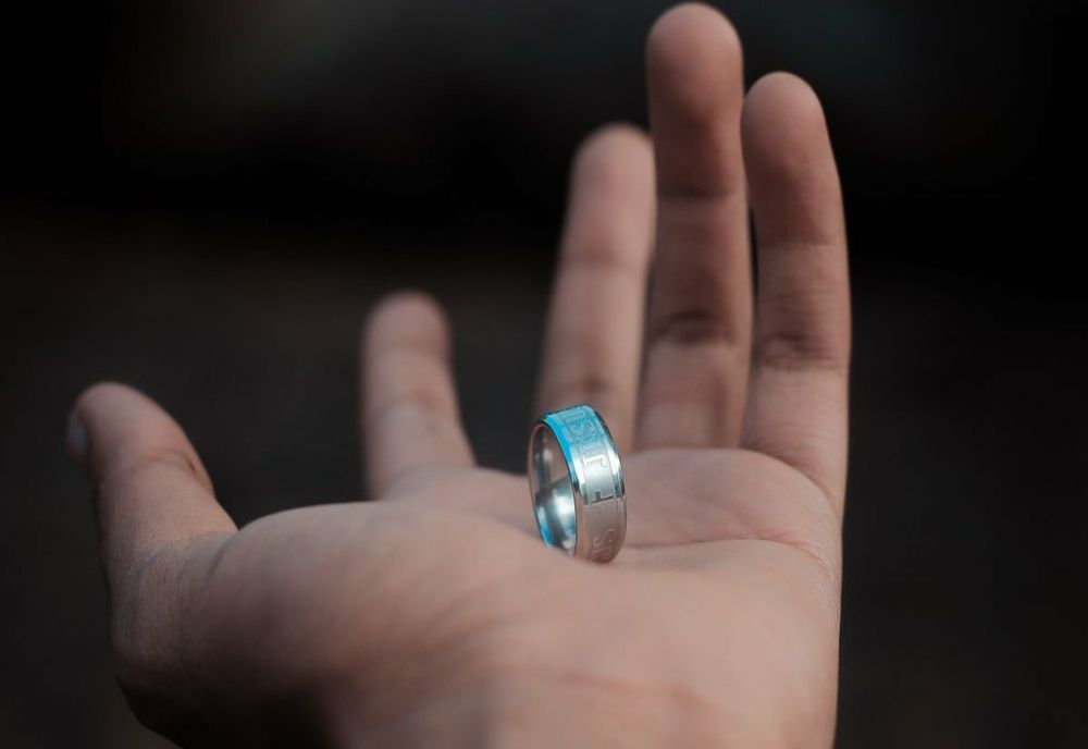 I-au furat bijuteriile sub pretextul unui ritual de ghicit