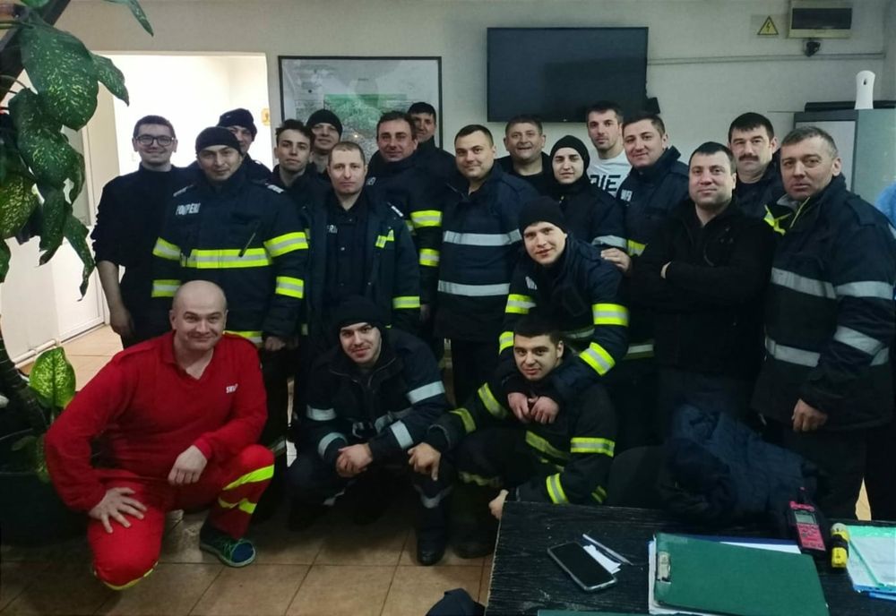 Ei sunt luptătorii ce au fost angrenați în misiunea de stingere a vegetației uscate, desfășurată pe parcursul zilei de ieri