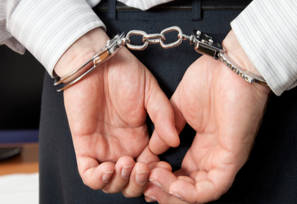 Depistat în flagrant delict de poliţiştii din Smeeni în timp ce încălca interdicţiile prevăzute de ordinului de protecție