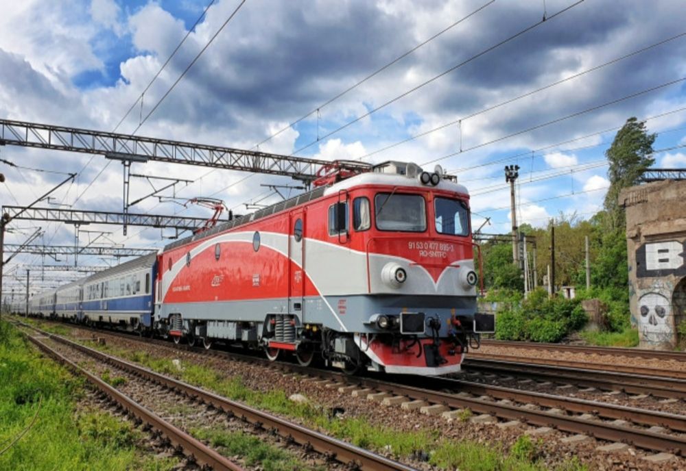 Un tânăr de 30 de ani s-a aruncat din trenul InterRegio București – Iași după ce trecuse de stația Zoița