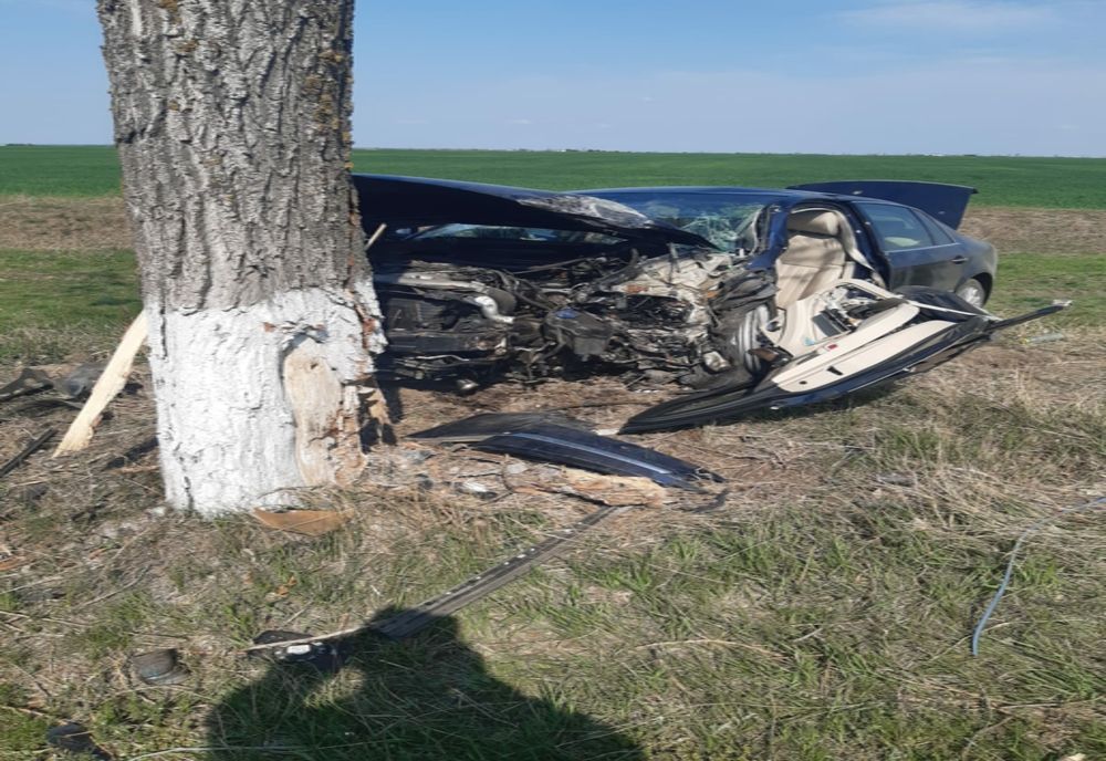 Foto: Accident cu două persoane rănite a ieșire din municipiul Buzău spre Șoseaua Pogonele