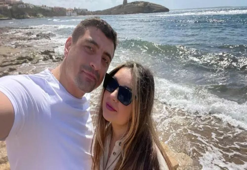 George Simion, prima fotografie cu viitoarea mireasă. Liderul AUR se pregătește de nuntă cu 41 de perechi de nași - FOTO