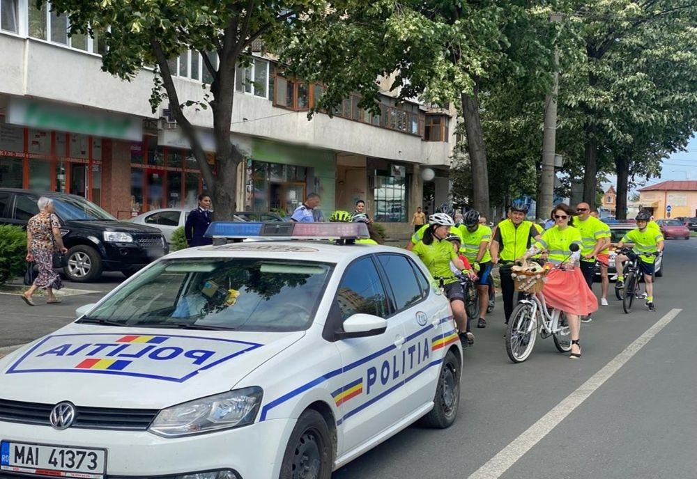 „Ziua mondială a bicicletei” – Simpozion organizat de poliţiştii buzoieni