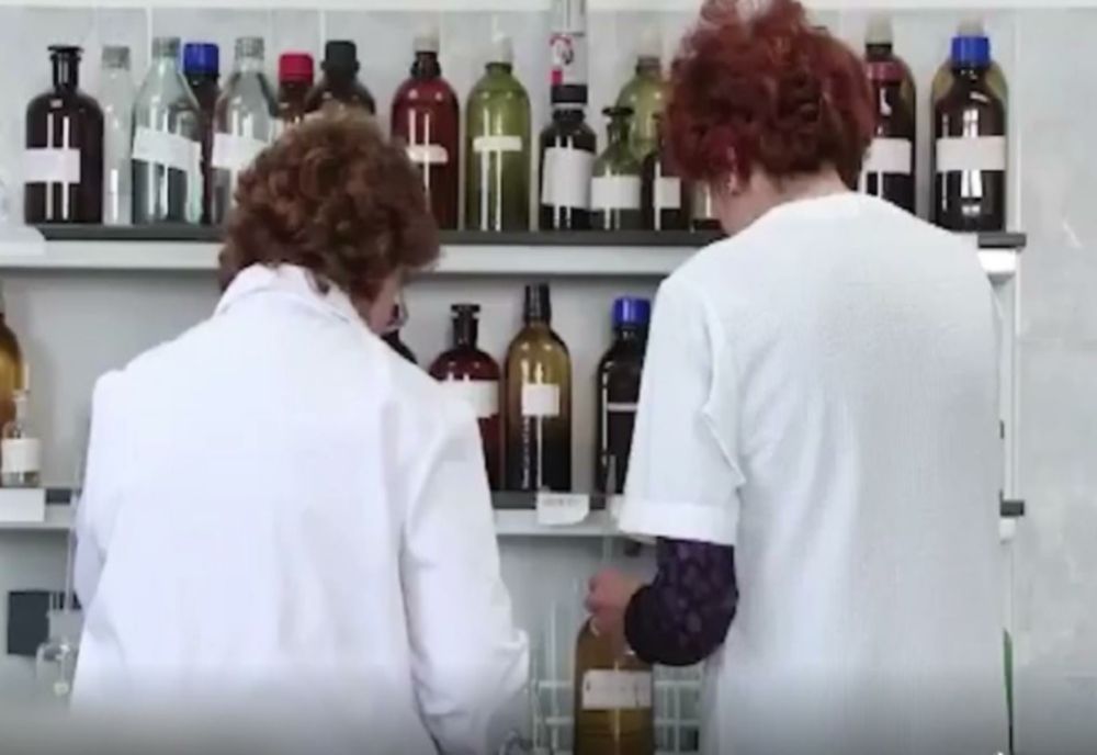 Culisele Statului Paralel | Caracatița care a pus monopol pe piața acreditărilor. Asociații ridicate pe cumetrii