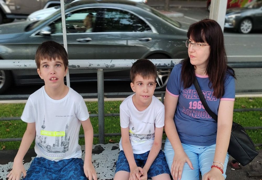 Viitorul gemenilor Răzvan și Ștefan depinde de tine