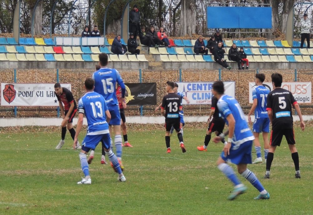 Metalul Buzău câștigă la Dinamo Bacău și rămâne lider după 11 etape