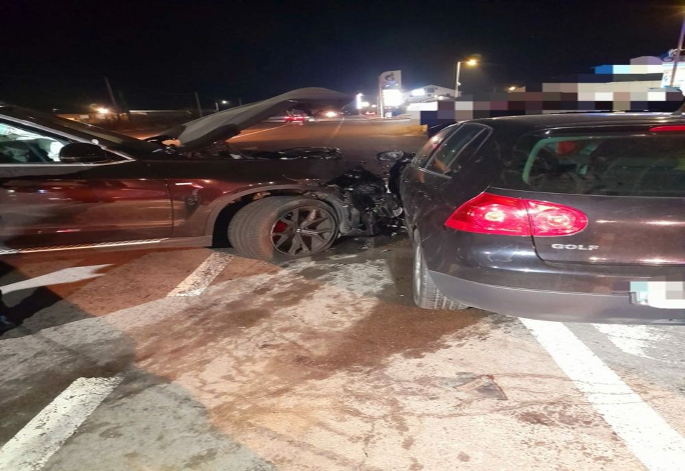 Impact frontal pe DN2E85, în Caldarusanca, județul Buzău. Trei persoane rănite