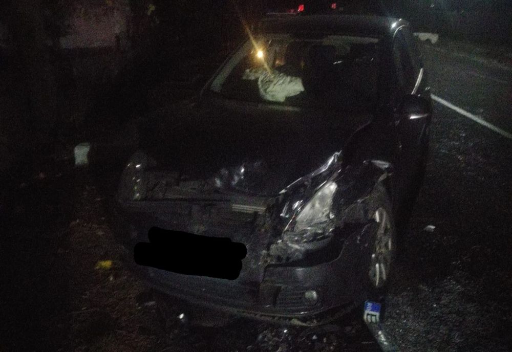 Reținut după ce a produs un accident deși nu avea permis de conducere și se afla și sub influența alcoolului