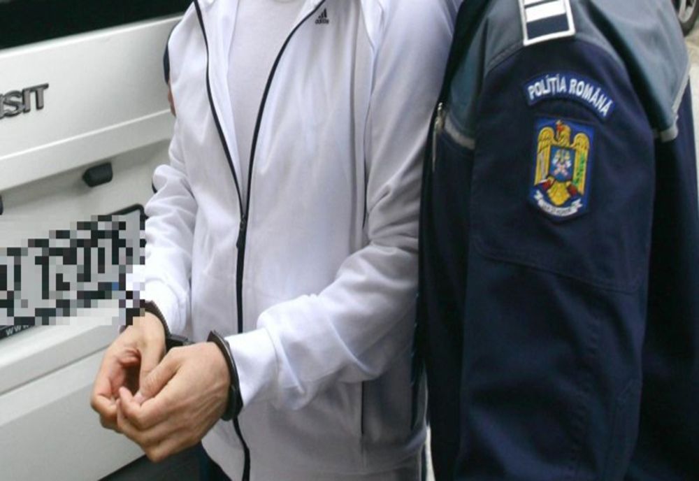 Poliţiştii buzoieni au reţinut un tânăr pentru conducerea unui vehicul fără permis de conducere, abuz de încredere, fals în înscrisuri și înșelăciune