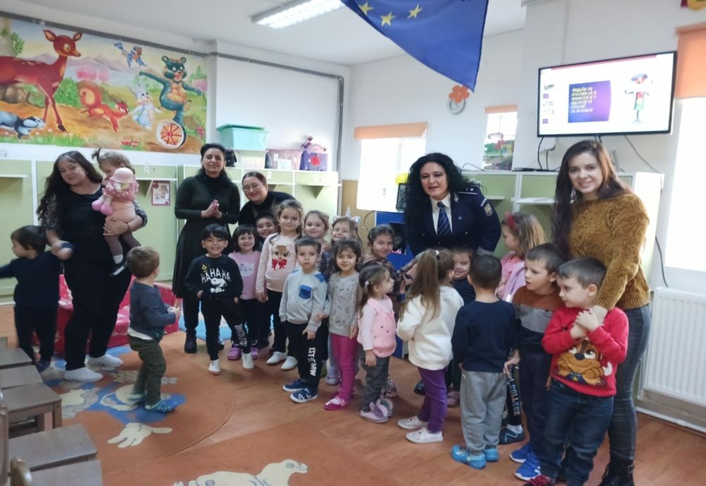 Activități educativ-preventive desfășurate de polițiști la o grădiniță din municipiul Buzău