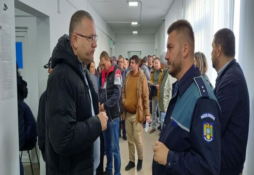 Peste 200 de buzoieni s-au prezentat sâmbătă dimineață la ghișeele S.P.C.R.P.C.I.V, deschise din dispoziția prefectului Daniel Țiclea