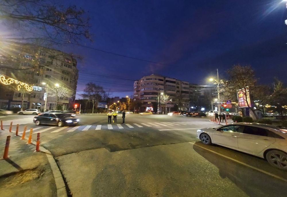 FOTO: Motociclist accidentat a intersecția Bulevardului Unirii cu strada Col. Ion Buzoianu