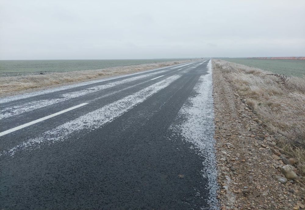 Foto: În această dimineață, în unele zone din județul Buzău a apărut fenomenul de freezing rain