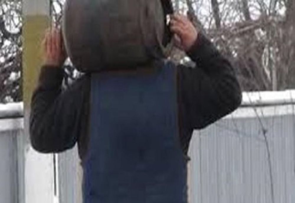 A pătruns prin efracție într-o locuință și a sustras o butelie