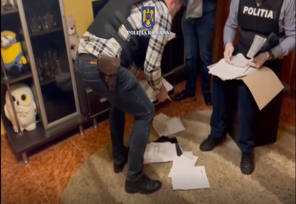 Video: Cinci percheziții domiciliare în județul Buzău la persoane bănuite de înșelăciune, fals în înscrisuri sub semnătură privată și uz de fals