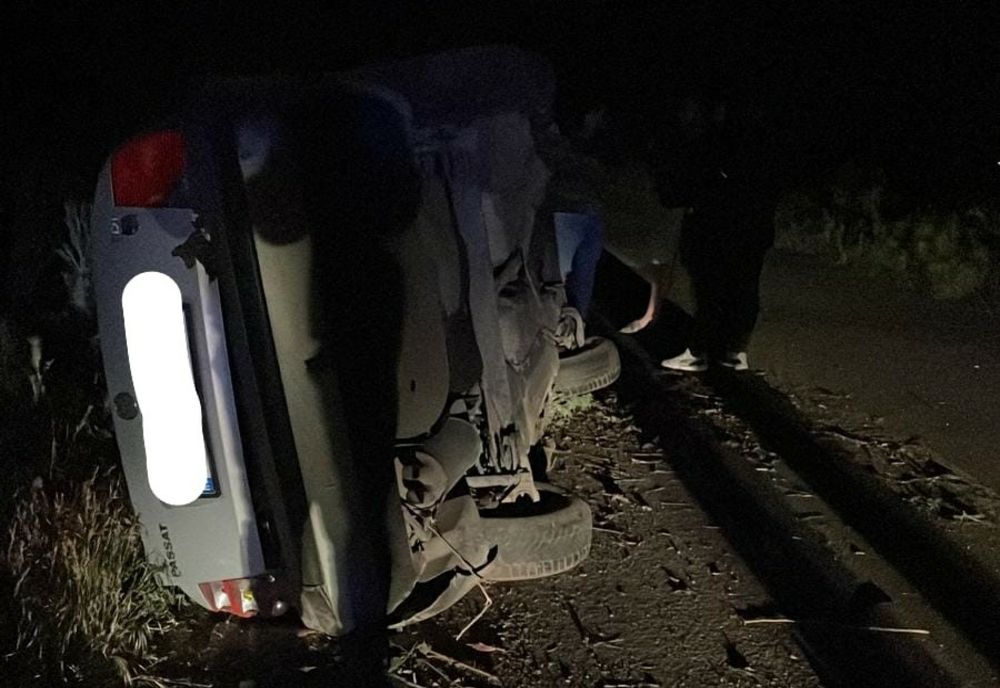 Accident cu 3 persoane rănite pe Dj203D, la ieșire din Smeeni către Brădeanu