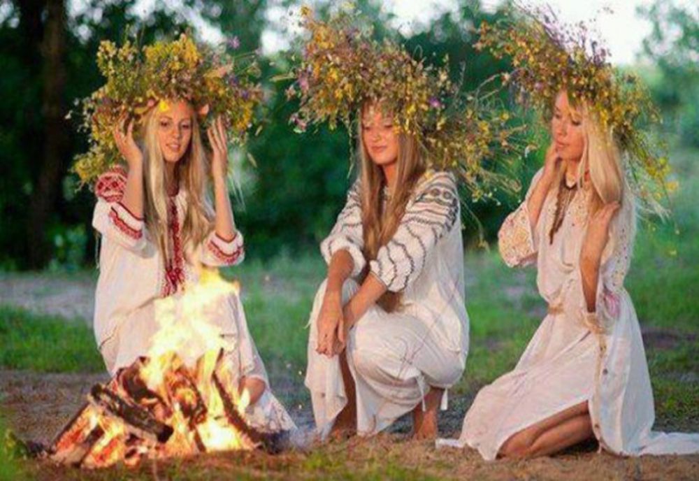 Se spală de Sânziene sau nu? Ce este interzis să faci pe 24 iunie