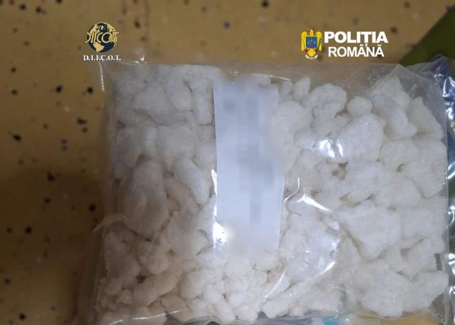 Pungă cu drogul 'cristal'
